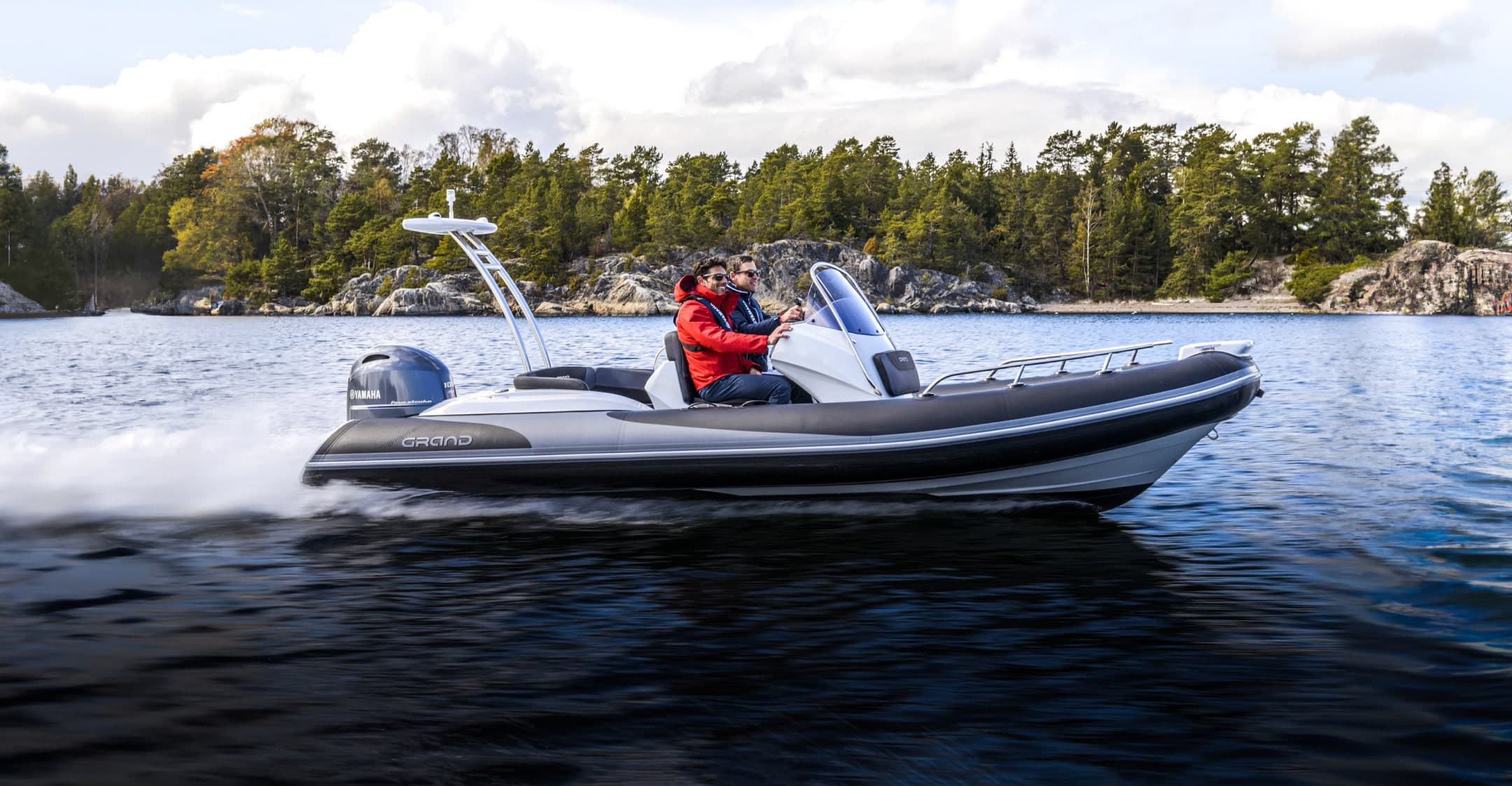 Grand Golden Line 580 – Şıklık ve performansın mükemmel dengesi.